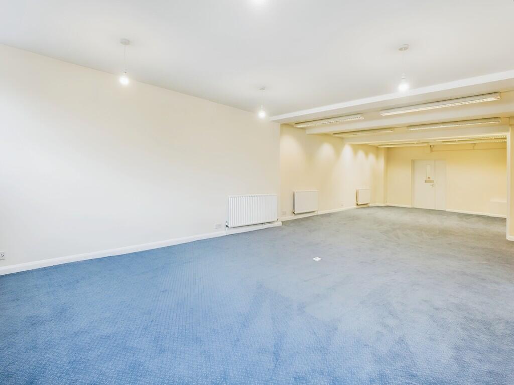 372796cc-CAM04018...