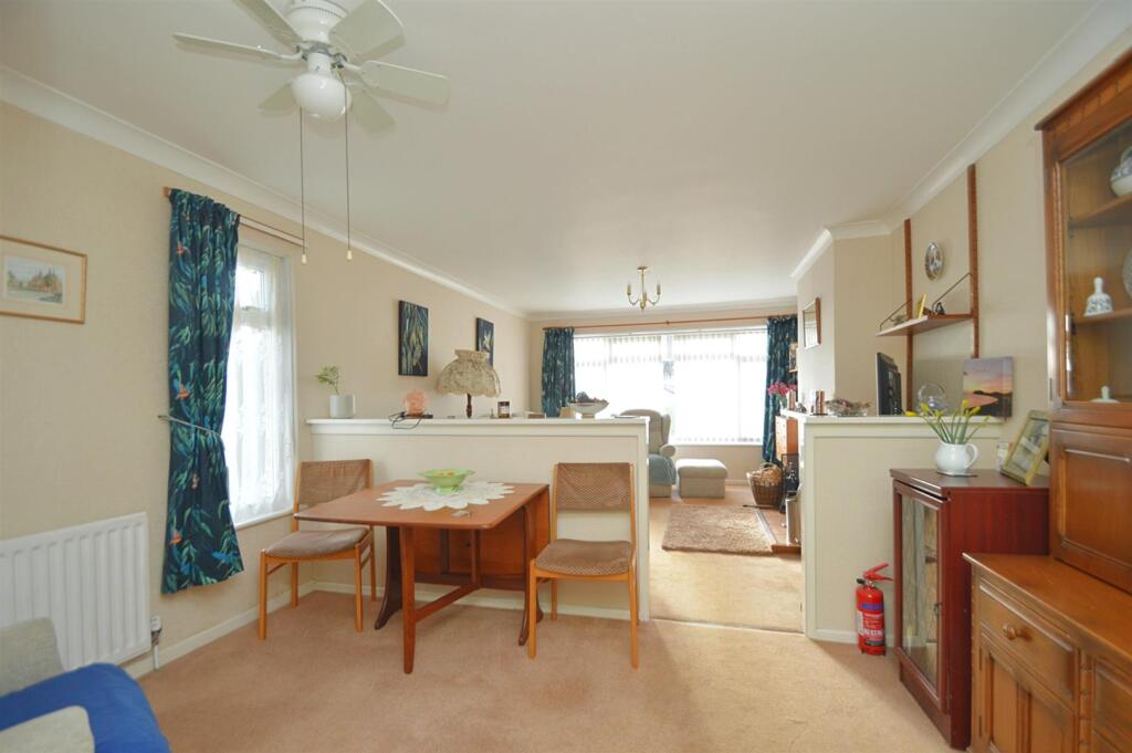 DiningArea.jpg