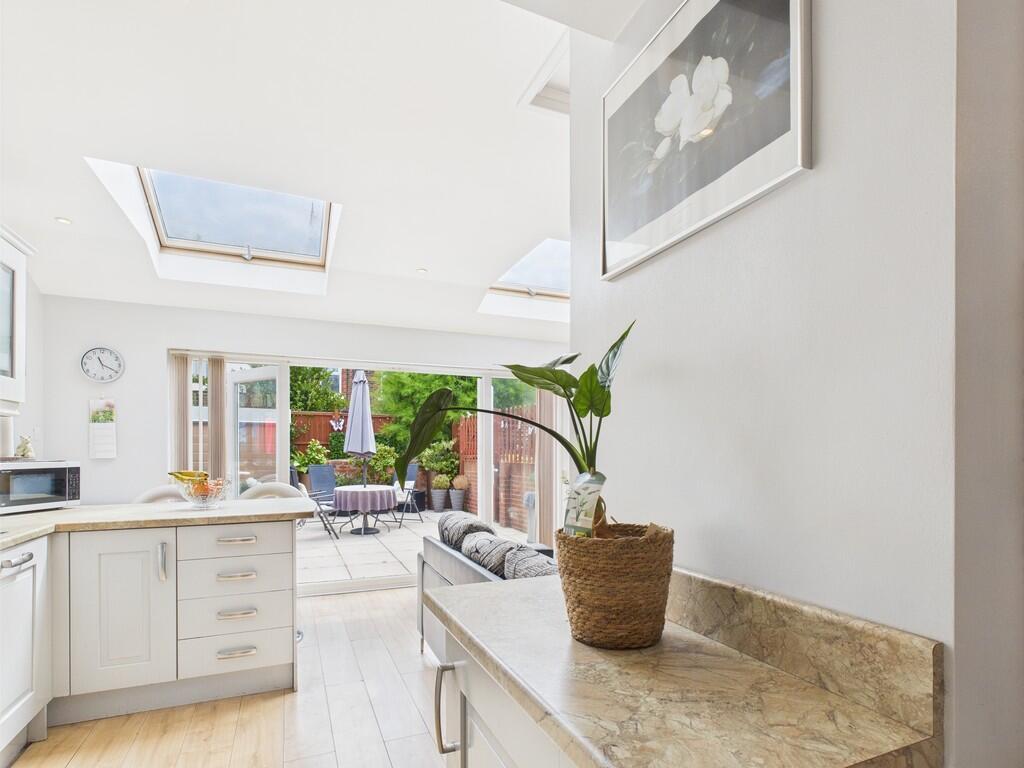 CAM05068G0-PR0040...