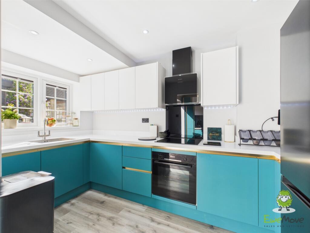 CAM03778G0-PR0225-STILL012