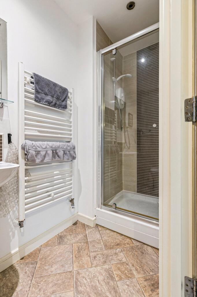 Shower Room (Grnd)