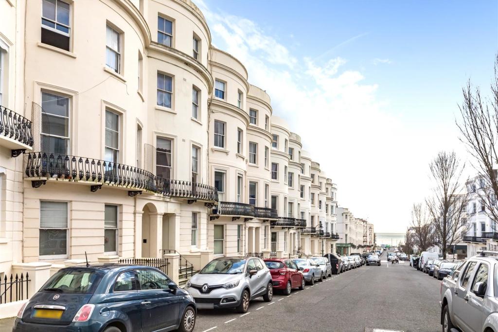 Lansdowne Place