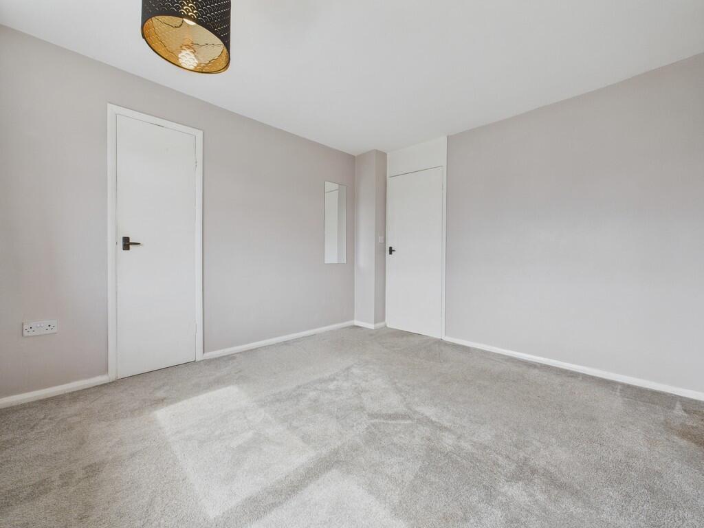 CAM04273G0-PR0182...