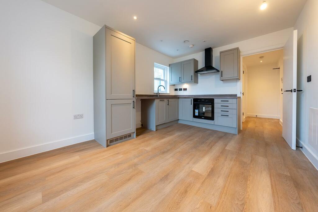 Flat 4 Reside.jpg