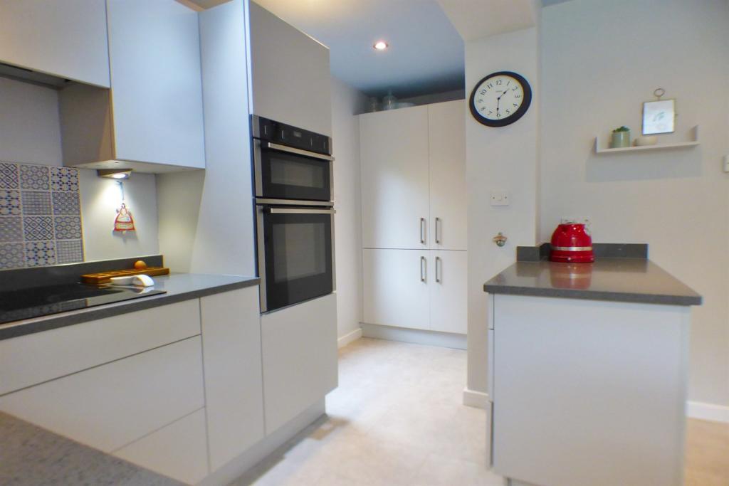 Kitchen 4