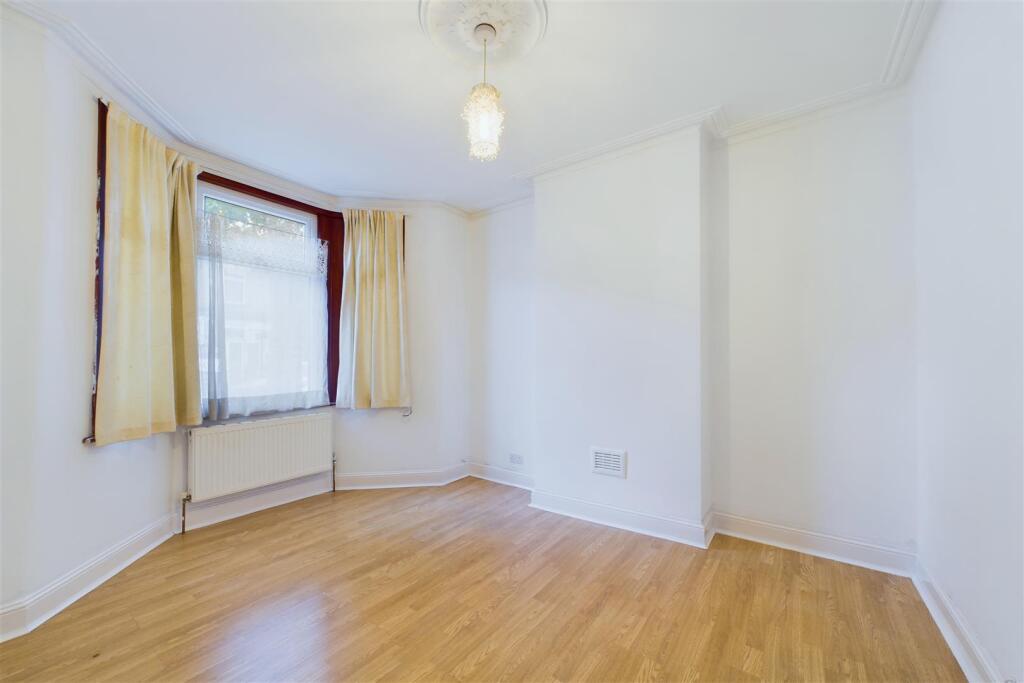 Altmore Avenue, East Ham, London, E6 2BZ