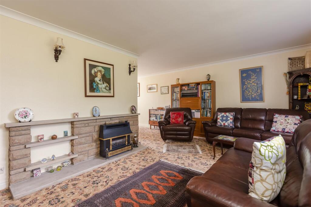 Ryedale Close 11 Sitting Dining Room-1.jpg