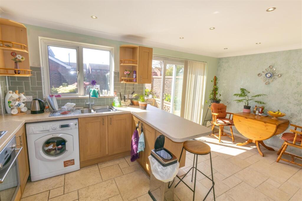 Kestrel Close-15 - t.jpeg