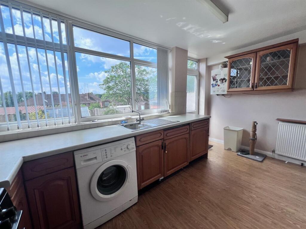 Kitchen Alt.jpg