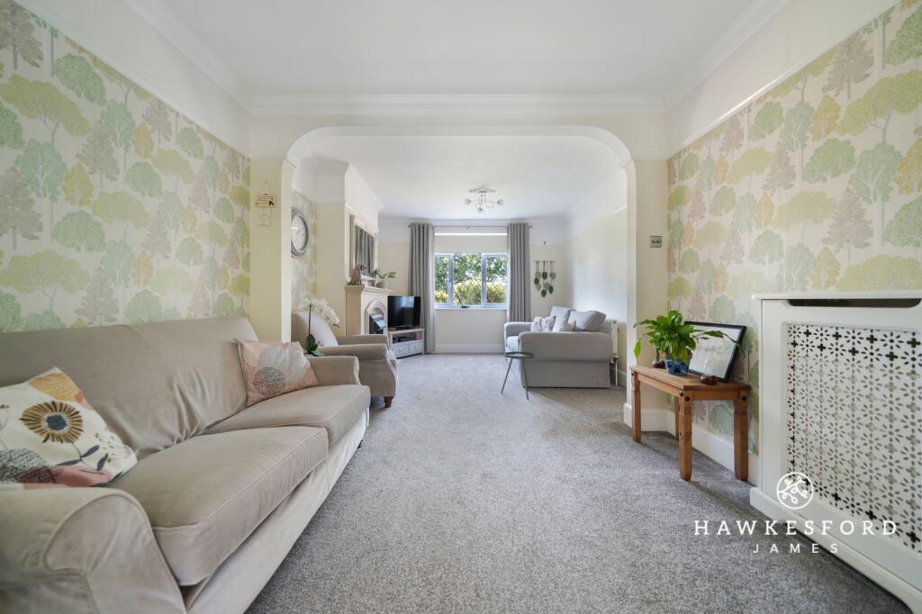 Ruins Barn Road, Sittingbourne - Lounge