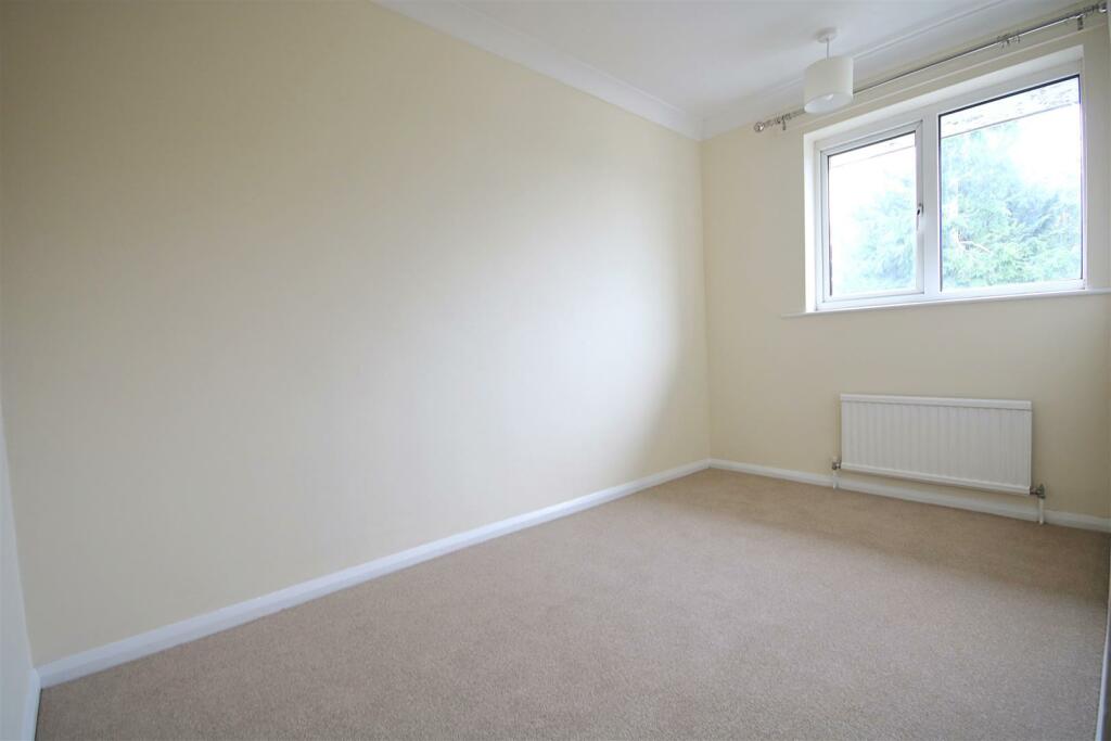bed2.jpg