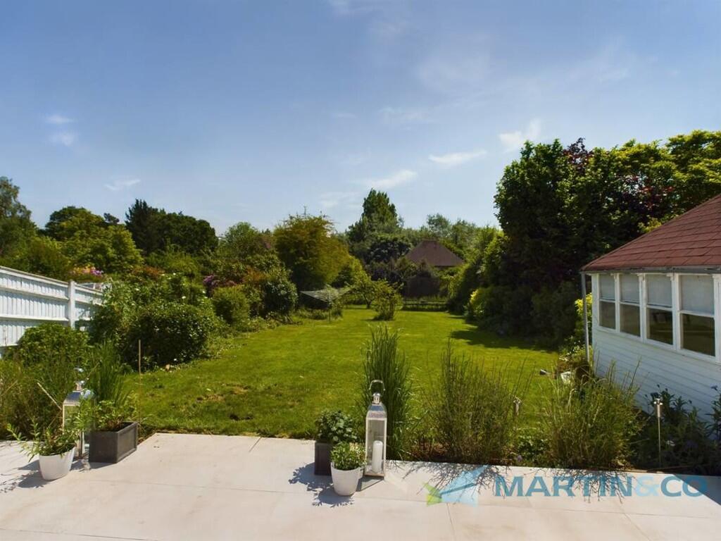 CAM02145G0-PR0016...