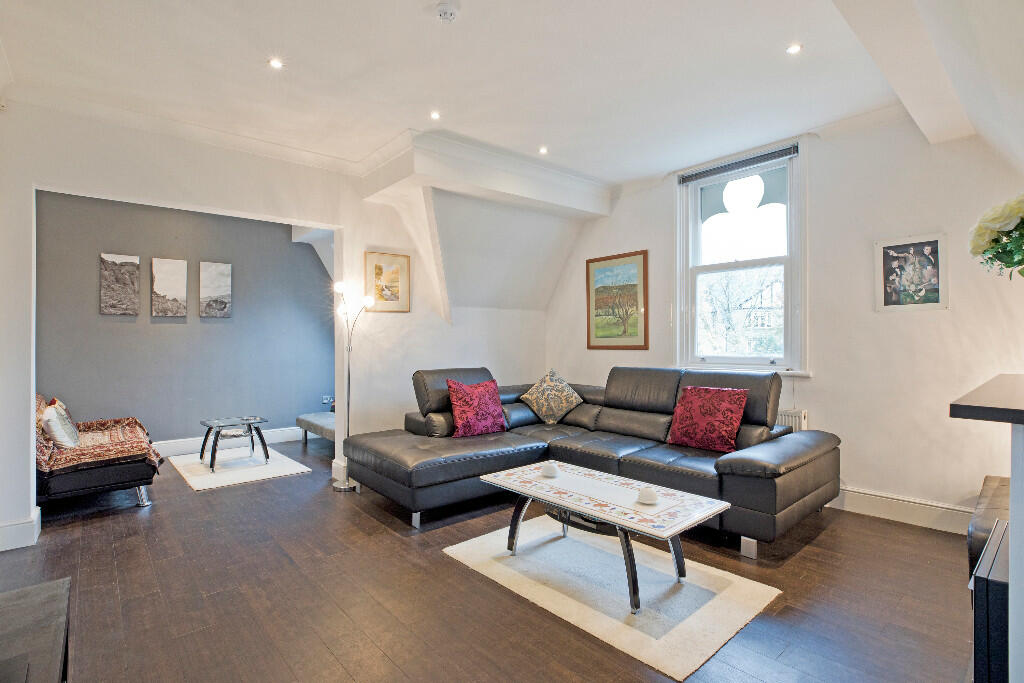 Large Sitting room