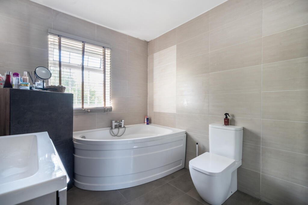 1299911-17-683805...