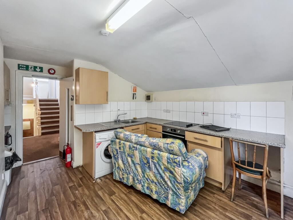 98 Ritherdon Road, Tooting, London SW17 8QQ