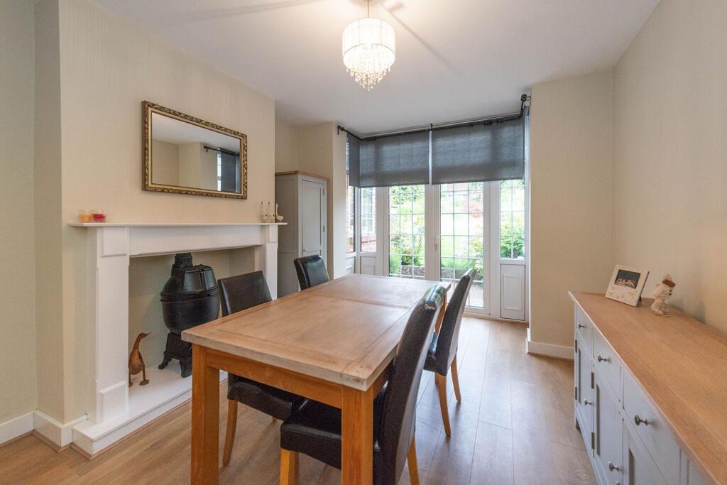 KITCHEN DINER AND LOUNGE