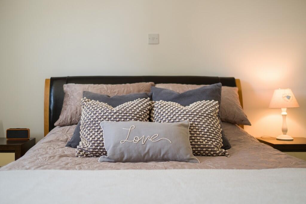 1440px-Brambles-2...