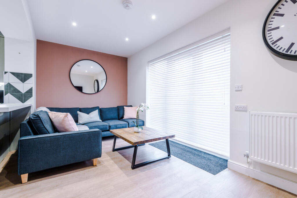 6 Capricorn Way, Living Room 4