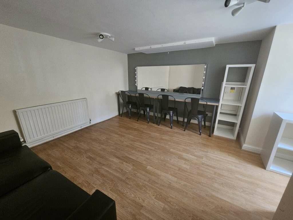 94_Harcourt_Road