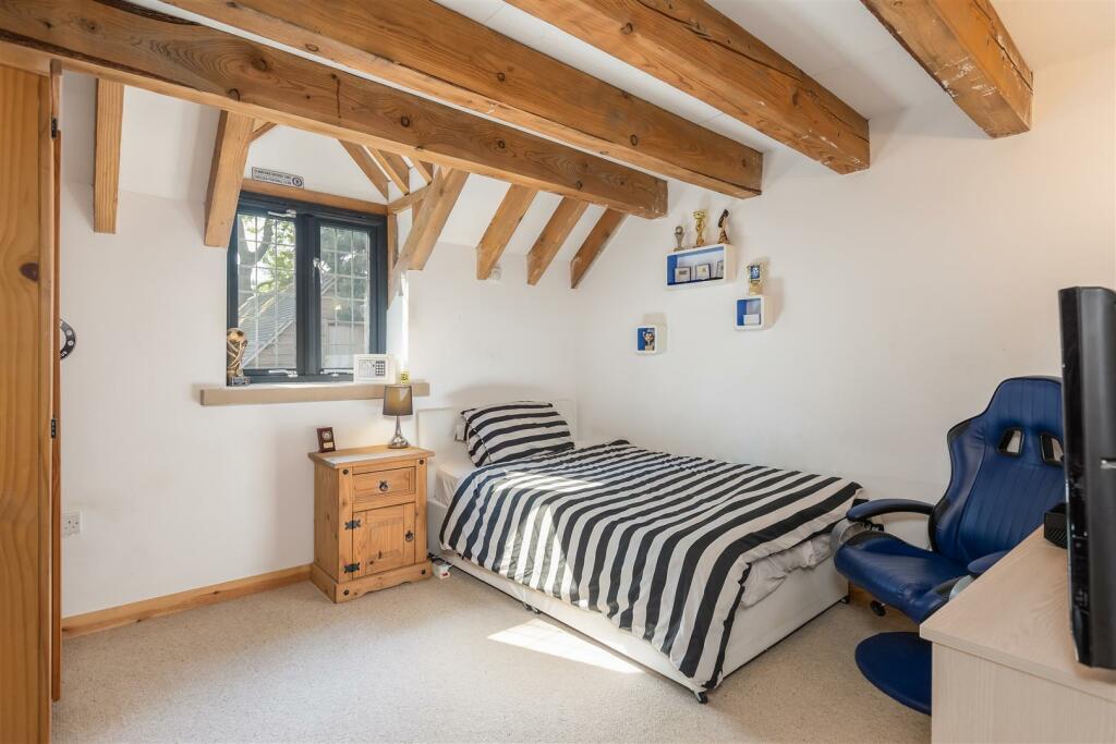 Overfield Lodge Bedroom 3-1.jpg