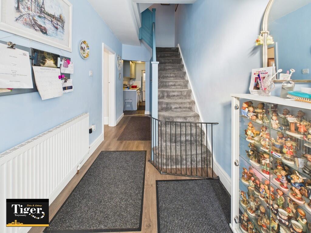 CAM02176G0-PR0757...