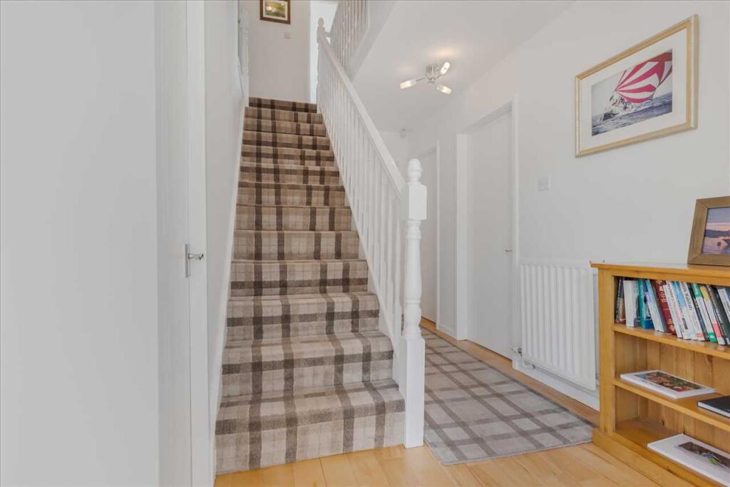 Entrance Hallway (1)