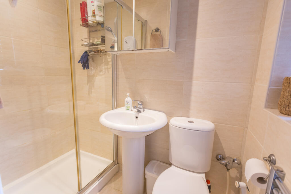 En-suite shower