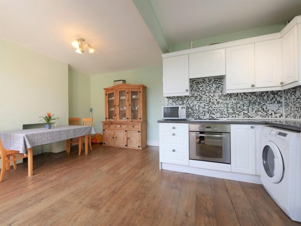 KITCHEN DINING2