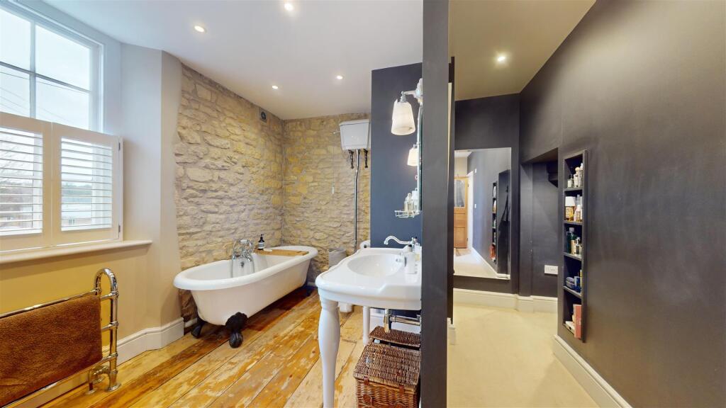 Bathroom &amp; Dressing Room