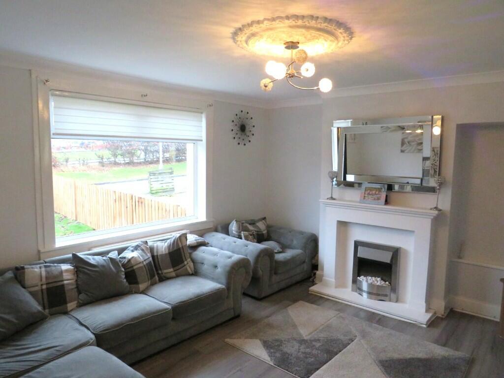 Lounge 4.9m x 4.6m