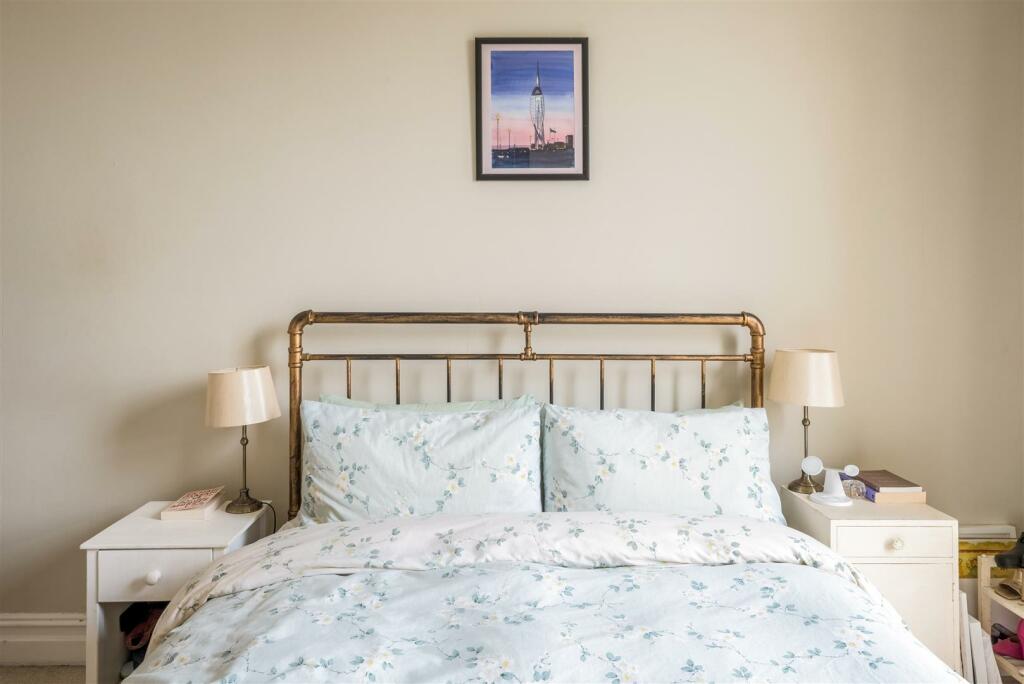 Flat 5, 9 Fourth Avenue -16.jpg