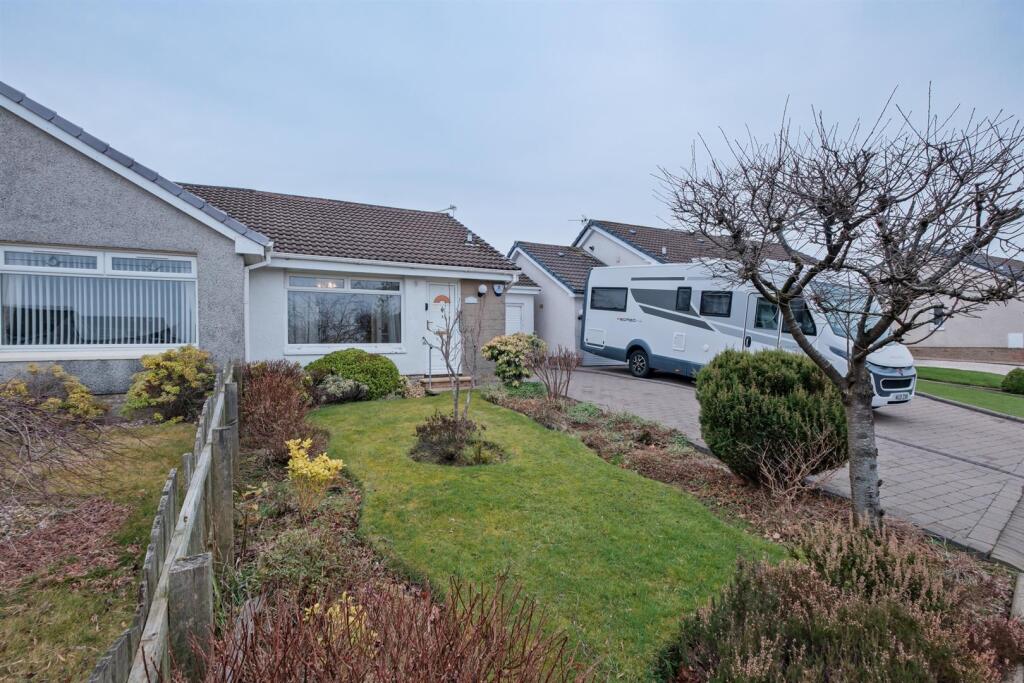 004-3 East Ave, Carluke ML8 5TS.jpg