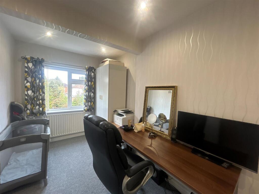 Bedroom 4.jpg