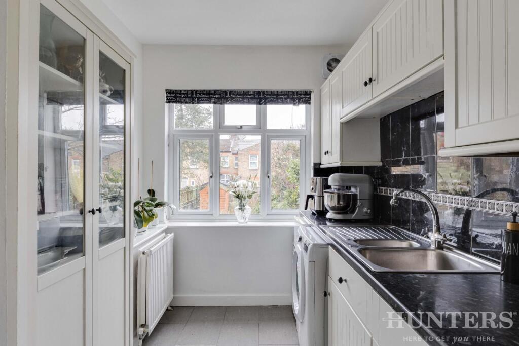 58 Lordsmead Rd, N17-14.jpg