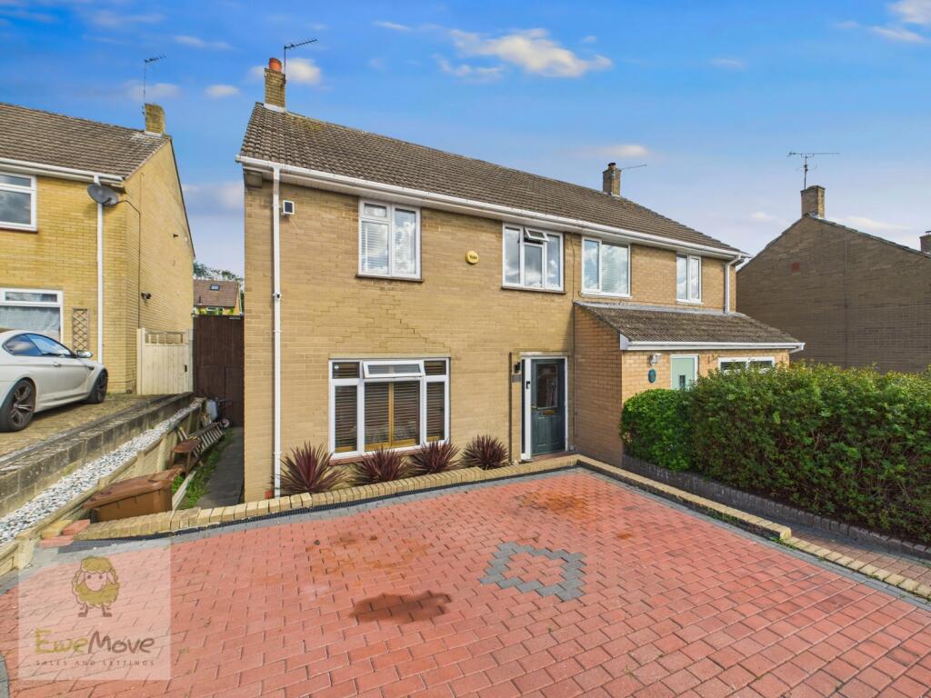 CAM02308G0-PR0216-STILL031