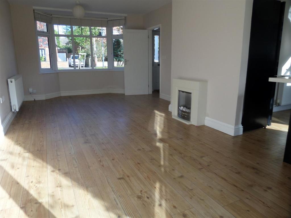 Lounge/dining room