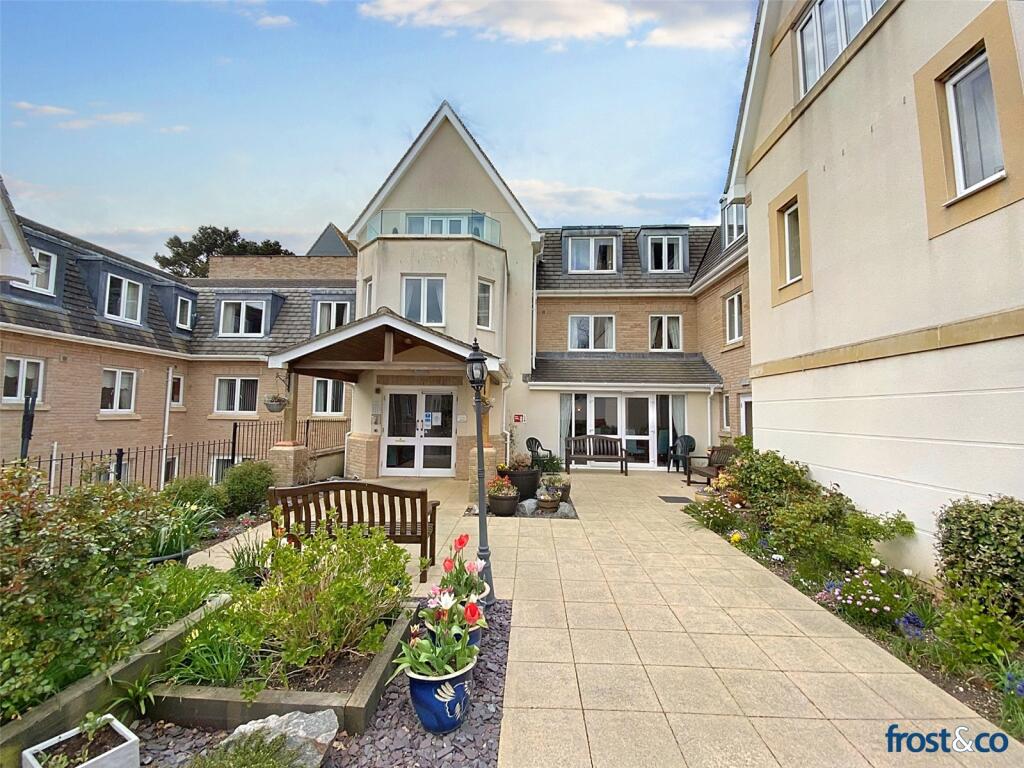 Churchill Lodge