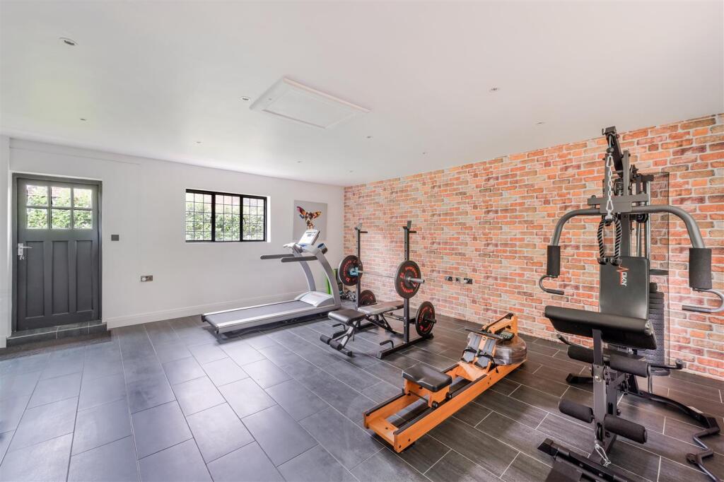 COLLEGE AVENUE (27).jpg