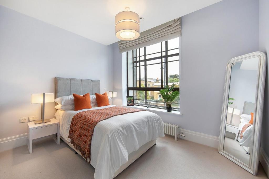 Bedroom (2).jpg