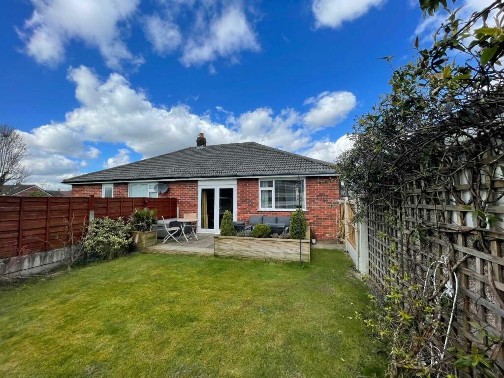 LulworthCres24gdn1.jpg