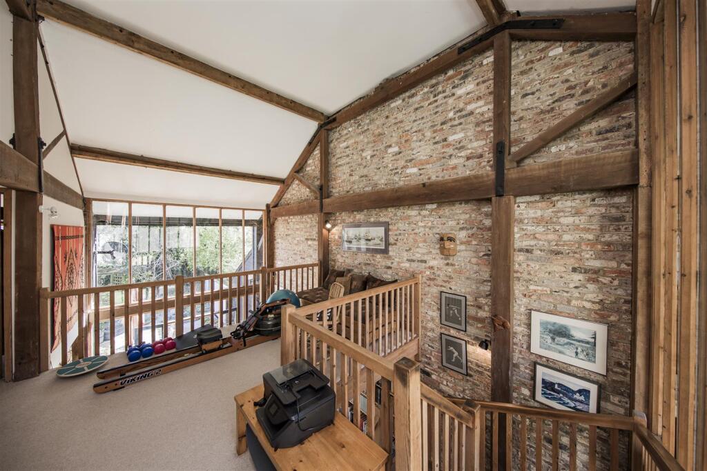 Mezzanine Galleried Landing