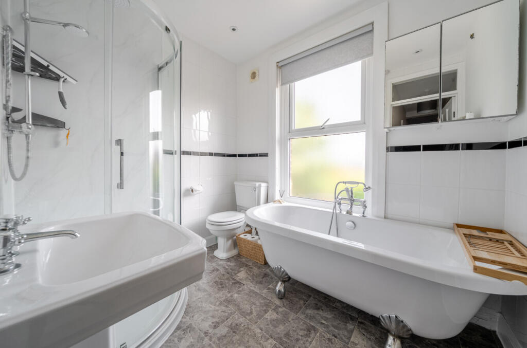 1305437-34-684710...