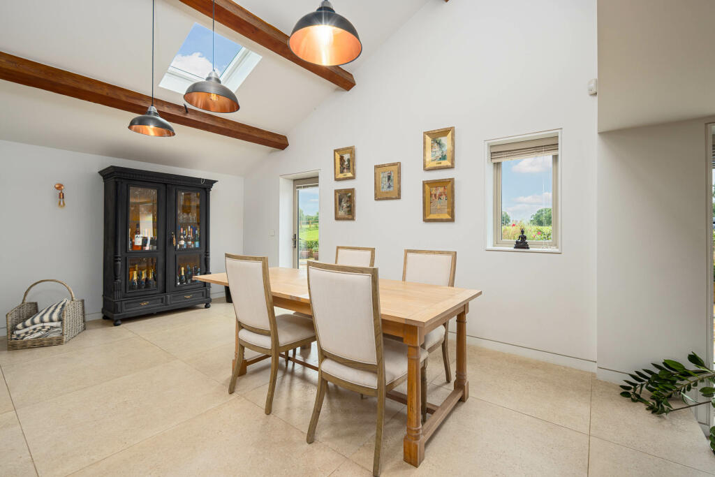 20231011-1131_Maison Haus - Blakeley Stables, Knut