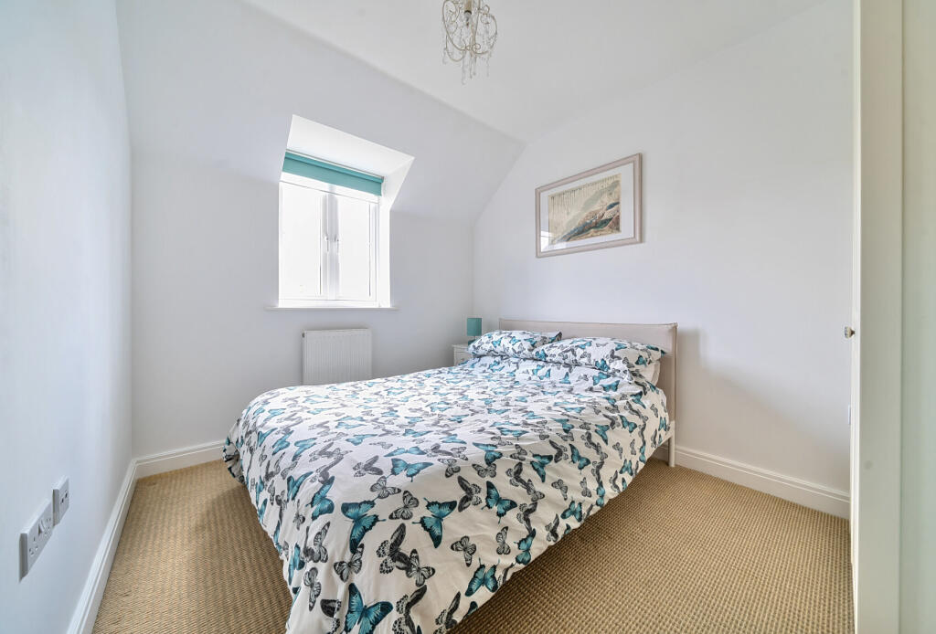 1318301-16-686bfb...