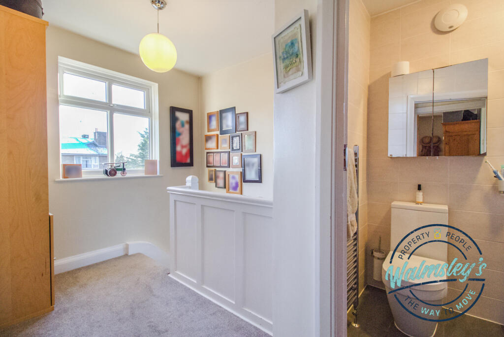 Landing &amp; bathroom