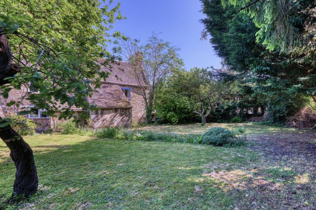 4-35 Chapel St Warmington-4.jpg