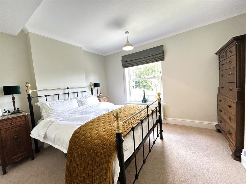 bed 2.JPG