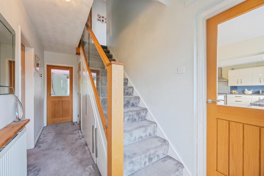 Entrance Hallway: