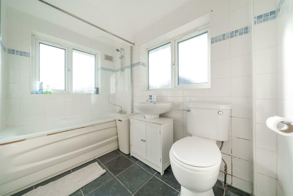 Bathroom.JPG