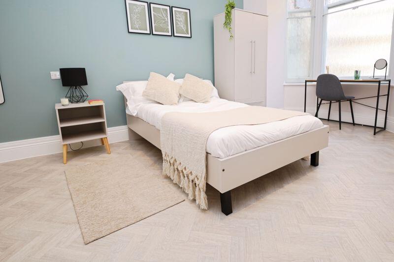 Bedroom (c)
